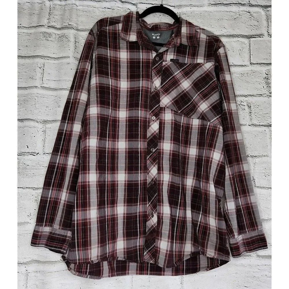 Columbia Men's Shirt Size XL Black Red Plaid Long-sleeved Button-up